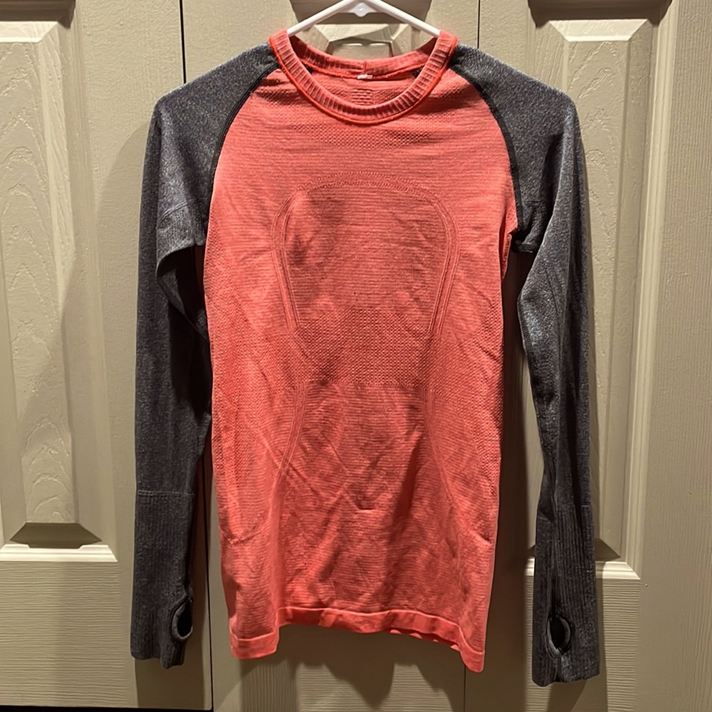Lululemon Swiftly Tech size 4 long sleeve